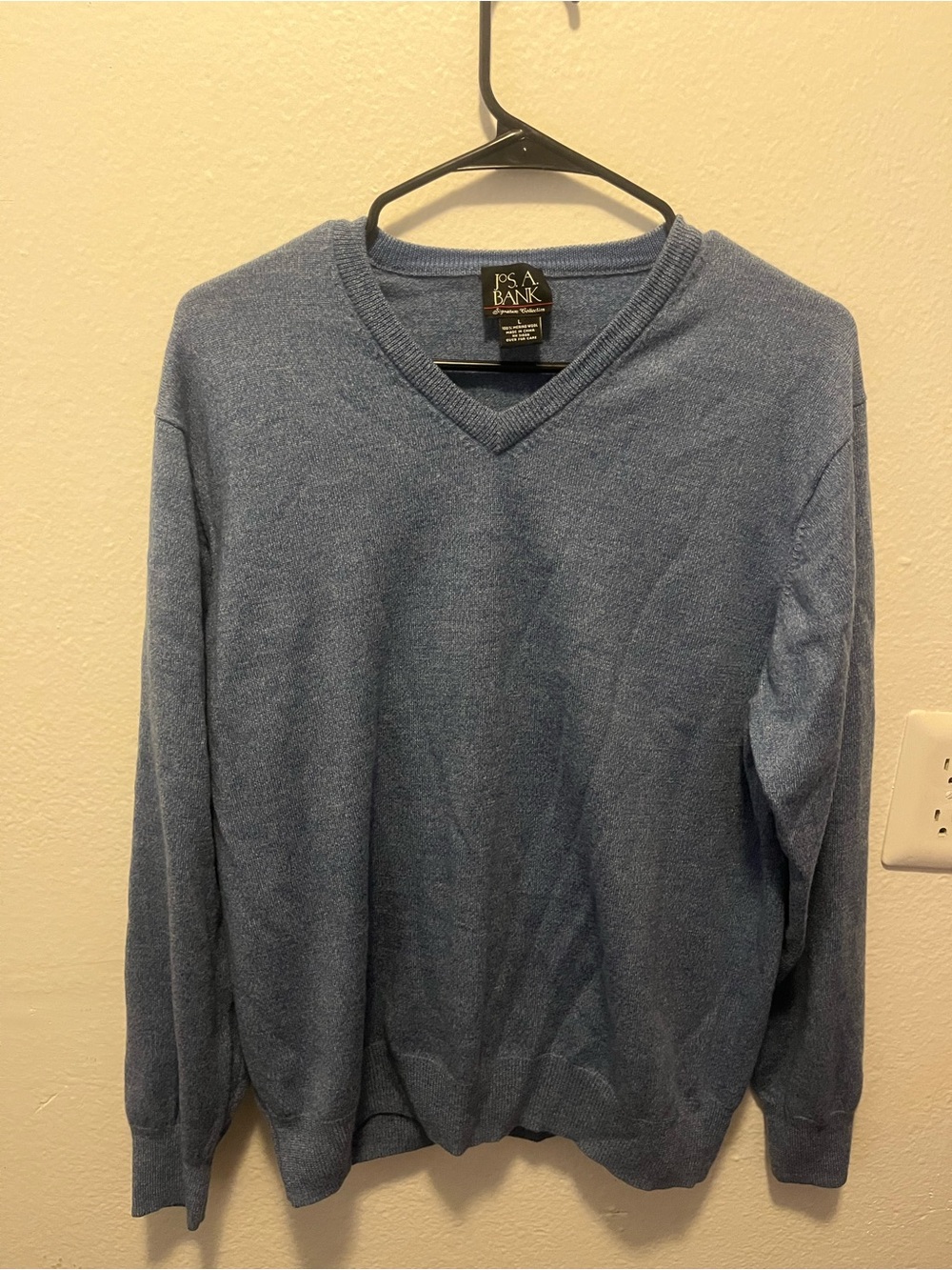 Jos.A. Bank Men’s Signature Collection 100% Merino Wool Blue V-Neck Sweater